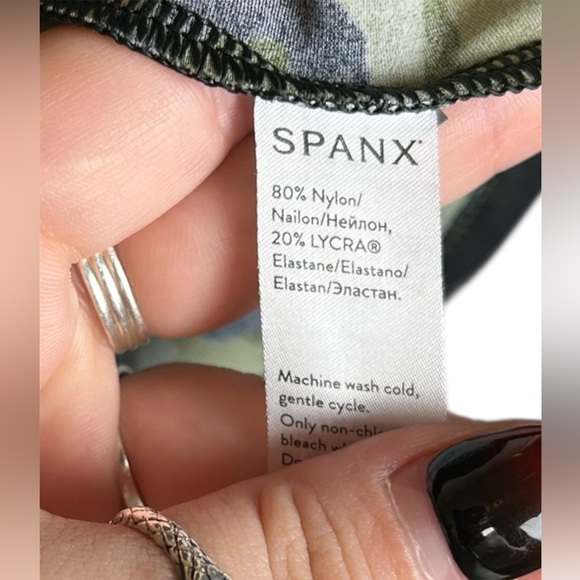 Spanx Nylon/Lycra Camouflage Long Sleeve Workout Top Size XL - Picture 4 of 4